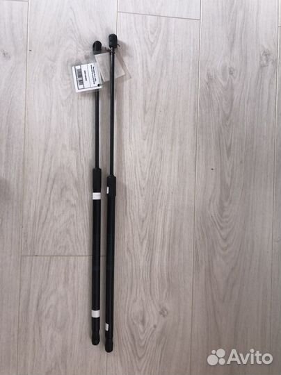 Амартизатор капота mercedes glc c253