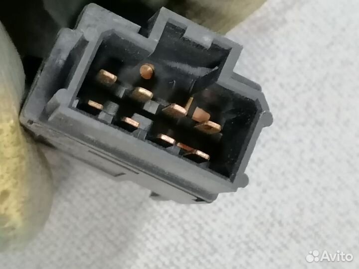 Переключатель Nissan bluebird CD20 2.0 1983-90