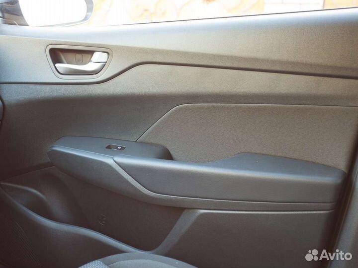 Hyundai Solaris 1.6 AT, 2022, 5 300 км