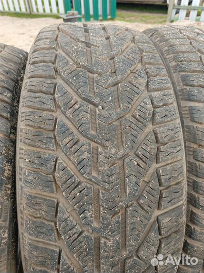 Kormoran Snow 225/45 R18 95V