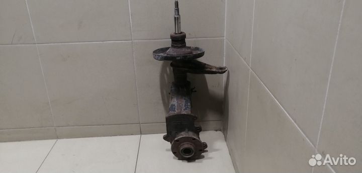 Кулак поворотный передний правый 100 C4 1991-1994