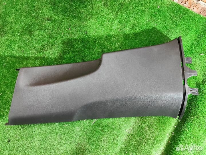 Обшивка стойки средняя нижняя Volkswagen Passat B6