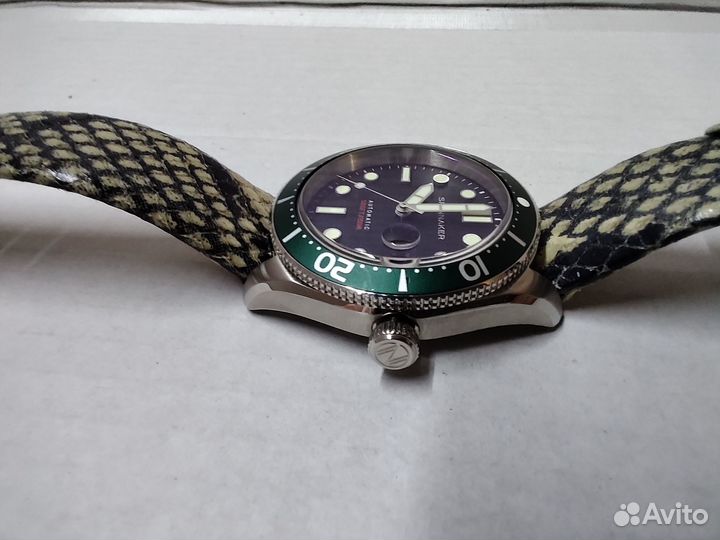 Часы Spinnaker, Suunto Core, Brookiana