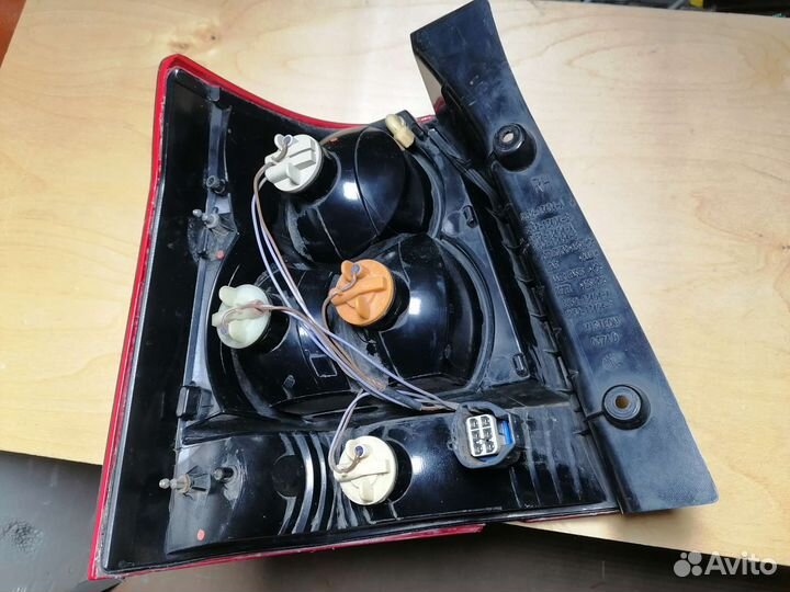 Фонарь задний правый Land Rover Freelander 2