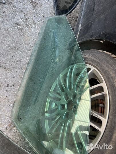 Стекло водительской и зад лев двери Cadillac bls