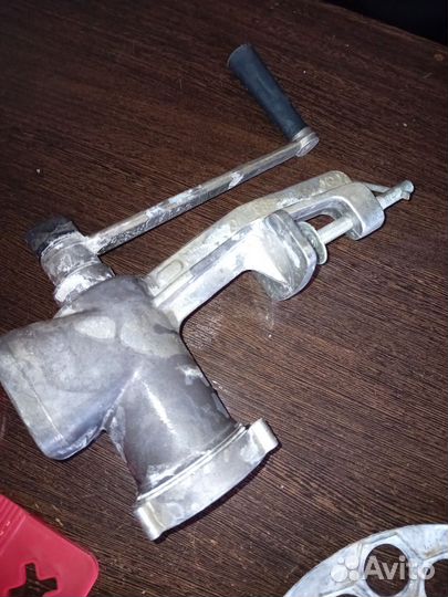 Мясорубка, форма для пельменей, оладей