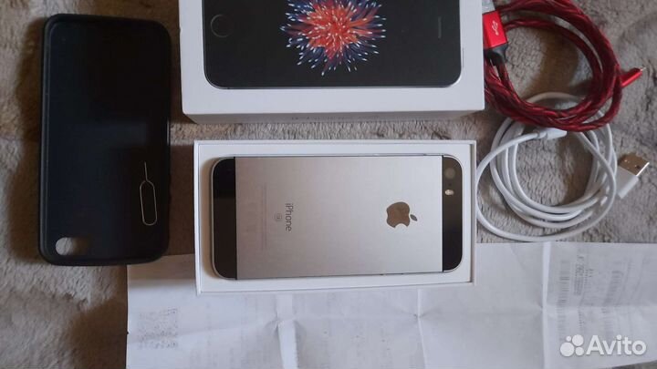 Телефон iPhone se