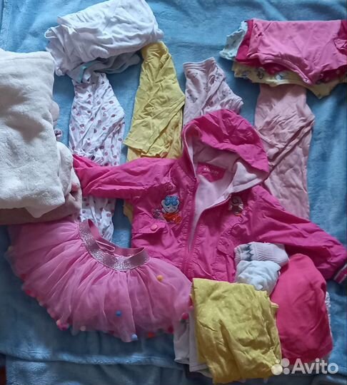 Отдам бесплатно пакет вещей на девочку