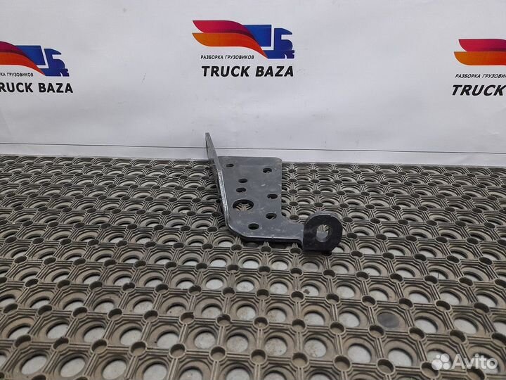 Кронштейн задней траверсы левый Scania 5-series