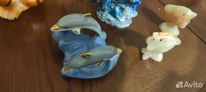 Сувениры, жук олень игрушка и ракушки