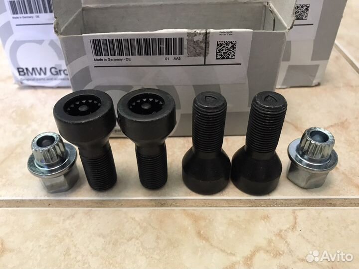 Оригинальные секретки колёсного болта BMW