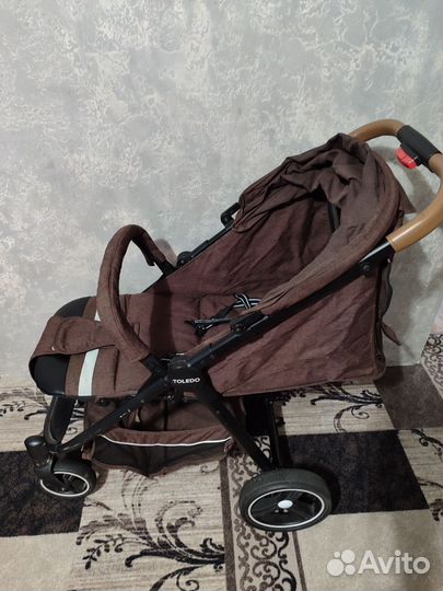 Прогулочная коляска
