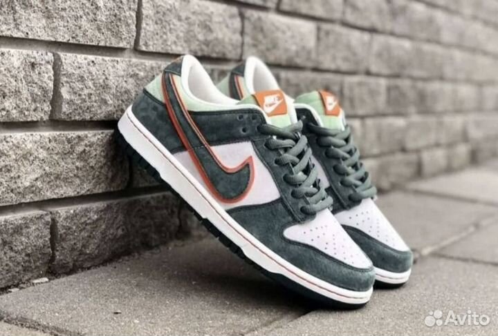 Otomo Katsuhiro x Nike SB Dunk Low Steamboy OST