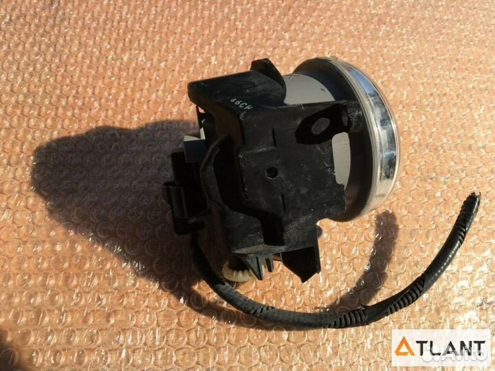 Туманка передняя левая toyota voxy