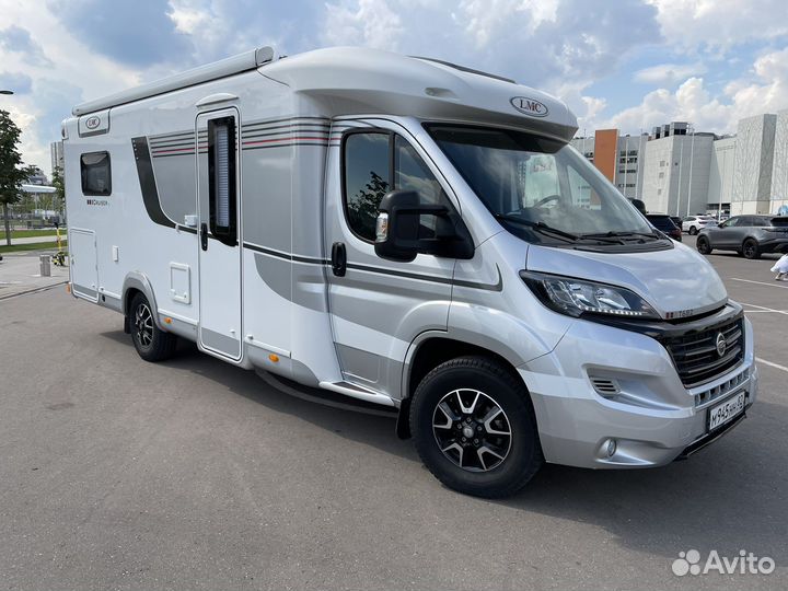 Полуинтегрированный LMC Cruiser Comfort T 732 G, 2017