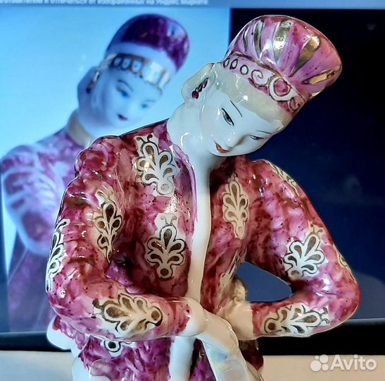 Фарфоровая статуэтка - Лебедушка Дулево СССР