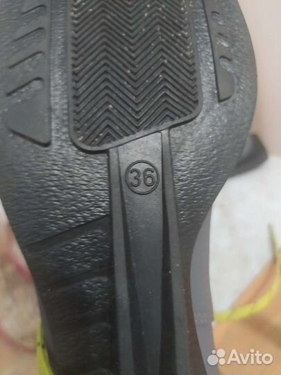 Лыжи и лыжные ботинки