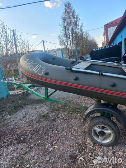Лодка с мотором