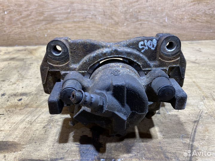 Суппорт передний правый Renault Scenic 3 S109