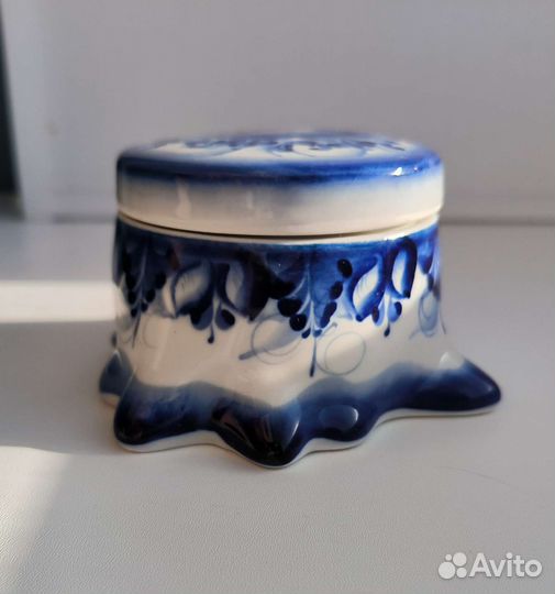 Фарфоровая шкатулка гжель синь России пенёк