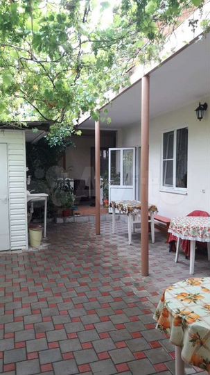 Комната 24 м² в 5-к., 1/1 эт.