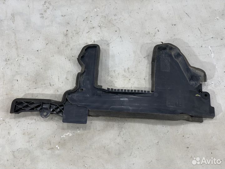 Дефлектор радиатора левый Nissan Qashqai J11