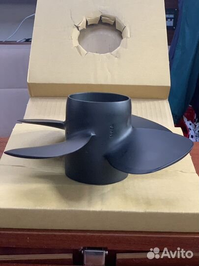 Винт гребной Solas 4113-100-05A