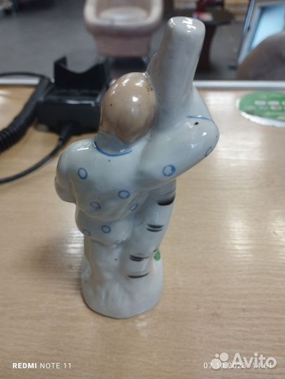 Статуэтка фарфор Девушка у березы