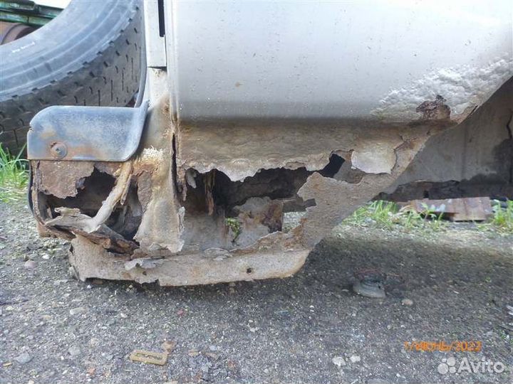 Крыло заднее правое Mitsubishi Pajero V25W 6G74