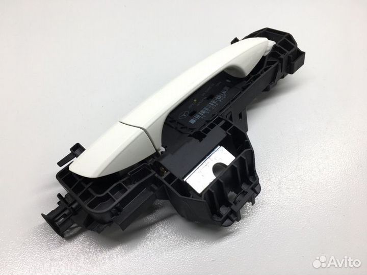 Ручка двери передняя правая Mercedes Cla C117 1.6