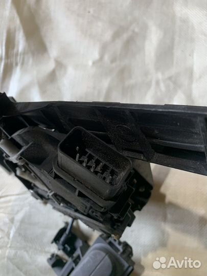 Замок водительской двери ford focus 2