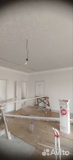 Штукатурка, шпаклёвка. Обои карниз ламинат.Короед