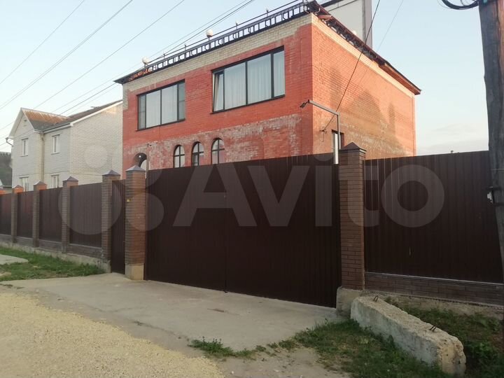 Дом 430 м² на участке 8 сот.