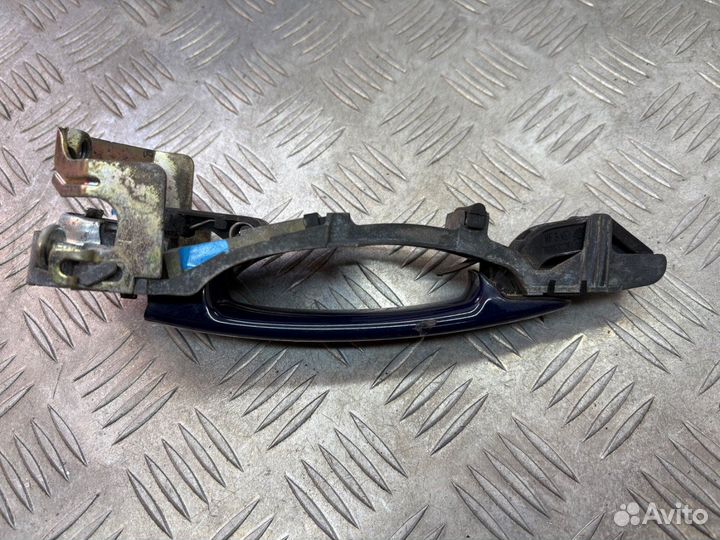 Скелет ручки наружной передней левой 3B0837885 Volkswagen Passat B5 0