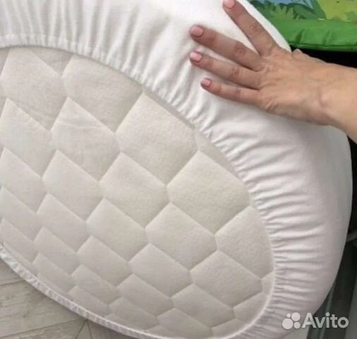 Простыни новые на круглую детскую кроватку