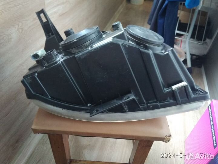 Фара передняя левая на Лада Калина