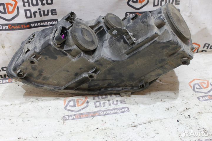 Volkswagen Golf 6 Фара правая