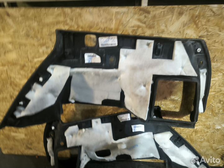 Обшивка багажника левая Mercedes W166 ML GLE