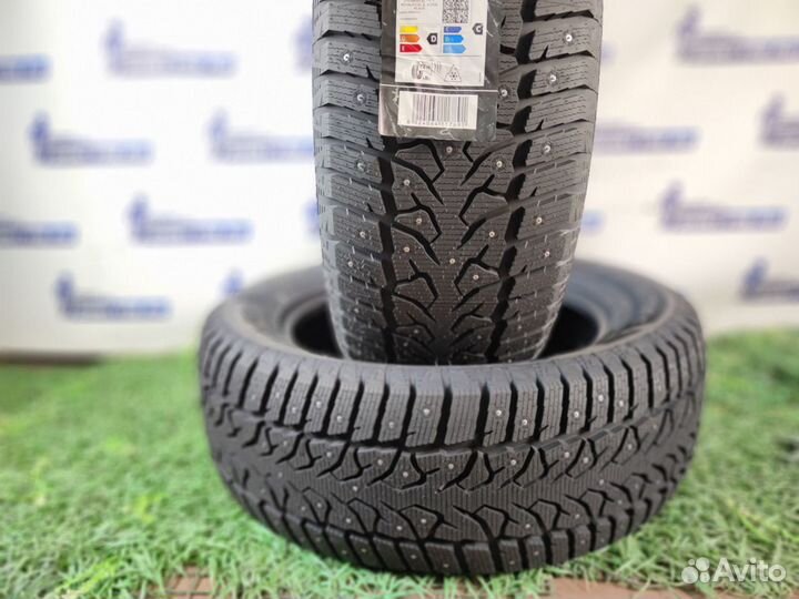 Royal Black Royal Stud II 275/55 R20 117T