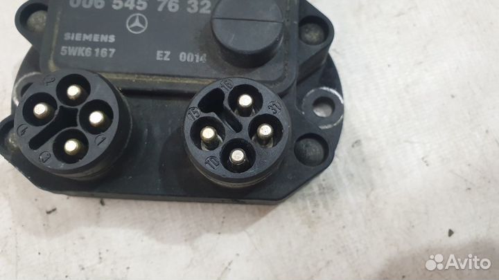 Коммутатор Mercedes-Benz W124 R107 W126