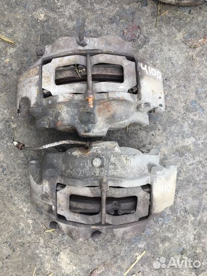 Суппорт Mercedes 410D