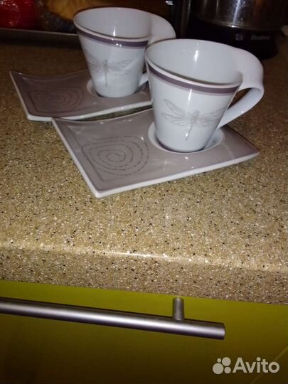 Сервиз большой, чайник, конфетницы, другое