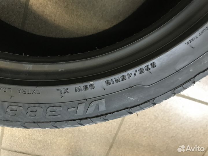 Ovation VI-388 235/45 R18 98W