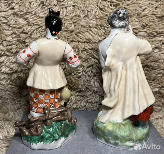Фарфоровые статуэтки Карась и Одарка Клеймо 1960