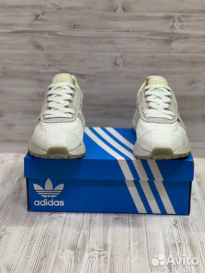 Кроссовки Adidas Retropy