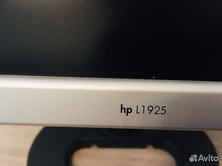 Монитор HP 1925