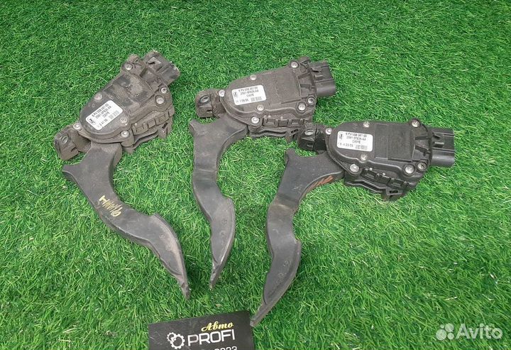 В наличии: педаль газа на Ford Fusion 1