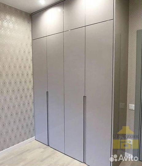 Дверный шкаф