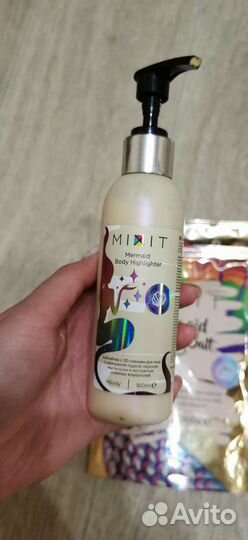 Соль для ванны mixit, хайлайтер для тела mixit