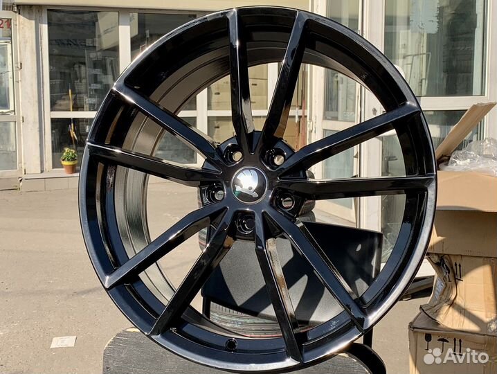 Диски Октавия Гольф R18 5/112 Pritoria Black